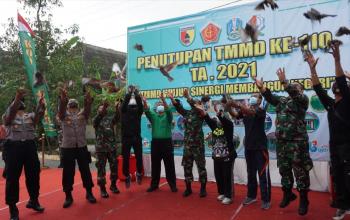 Penutupan TMMD Bojonegoro, Dansatgas Bersama Forkopimda Lepas Burung Merpati